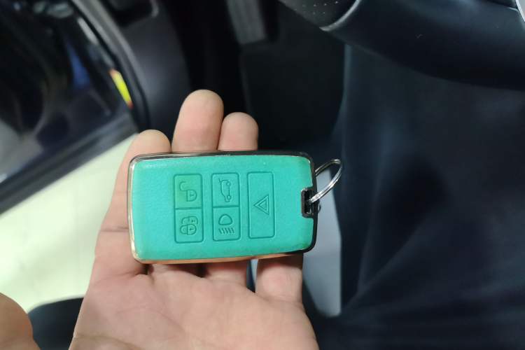 Used Land Rover Range Evoque 2020 249 PS R-DYNAMIC SE Sport Technology Edition Vehicle Key