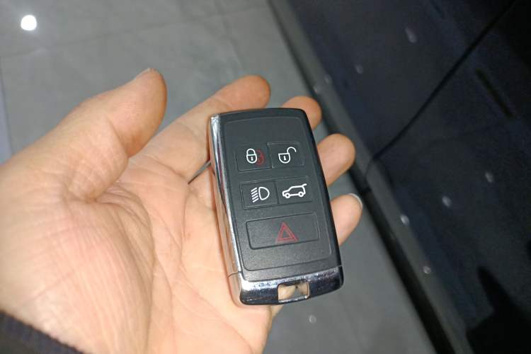 Used Land Rover Range Evoque 2020 249 PS R-DYNAMIC S Blackened Sport Technology Edition Vehicle Key