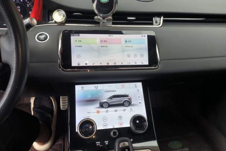 Used Land Rover Range Evoque 2020 249 PS R-DYNAMIC S Blackened Sport Technology Edition Audio And AC Panel