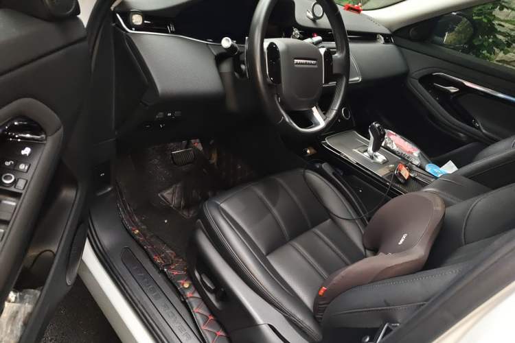Used Land Rover Range Evoque 2020 249 PS R-DYNAMIC S Sport Edition Driver Seat