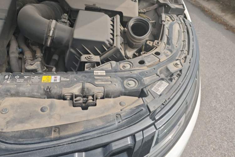 Used Land Rover Range Evoque 2020 249 PS R-DYNAMIC S Black Edition Sport Version Engine Bay Left