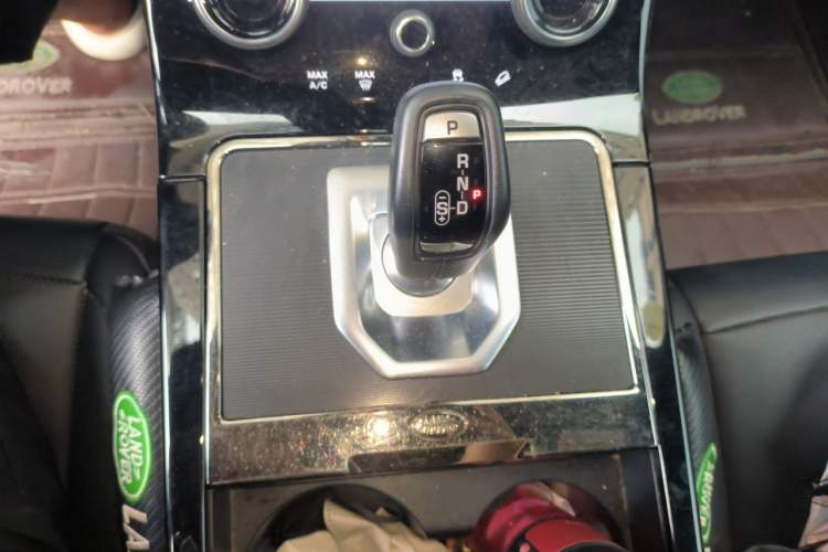 Used Land Rover Range Evoque 2020 249 PS R-DYNAMIC S Blackened Sport Technology Edition Gear Lever