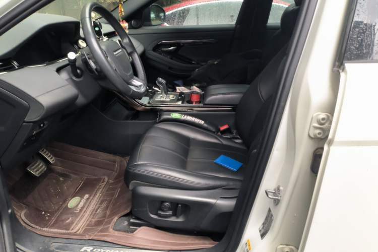 Used Land Rover Range Evoque 2020 249 PS R-DYNAMIC S Blackened Sport Technology Edition Left Front Seat