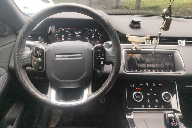 Used Land Rover Range Evoque 2020 249 PS R-DYNAMIC S Black Edition Sport Version Steering Wheel