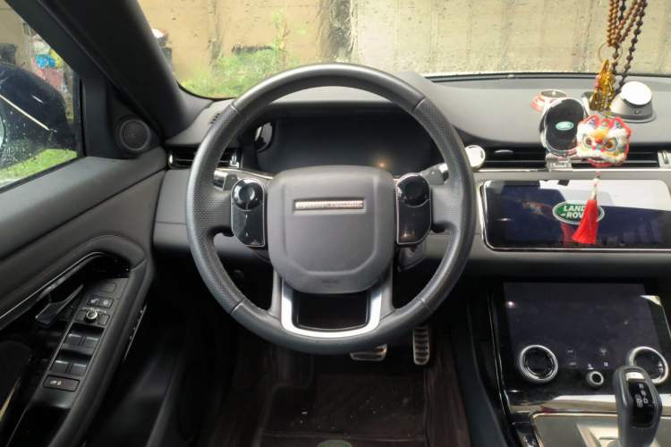 Used Land Rover Range Evoque 2020 249 PS R-DYNAMIC S Blackened Sport Technology Edition Steering Wheel