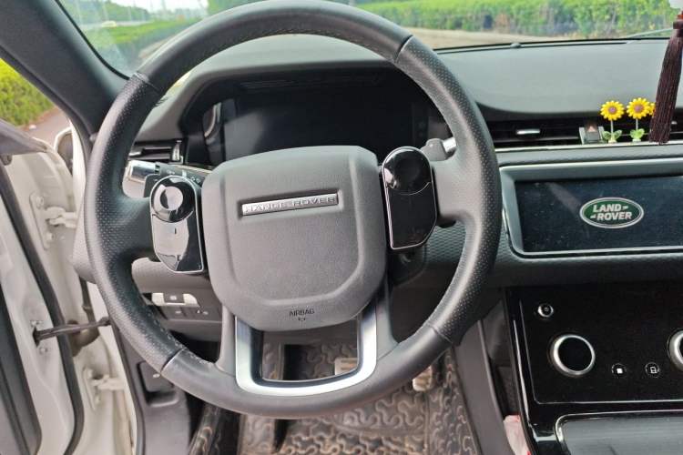 Used Land Rover Range Evoque 2020 249 PS R-DYNAMIC S Black Edition Sport Version Steering Wheel