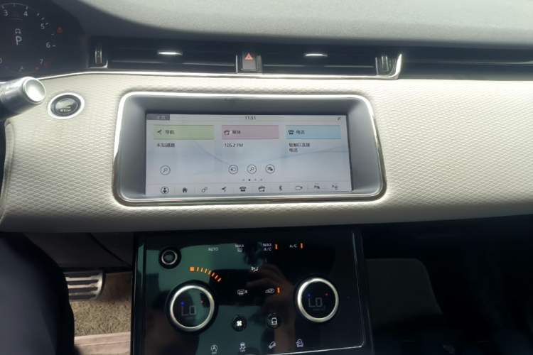 Used Land Rover Range Evoque 2020 249 PS R-DYNAMIC S Sport Edition Audio And AC Panel