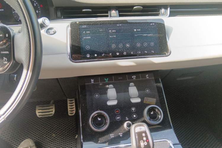 Used Land Rover Range Evoque 2020 249 PS R-DYNAMIC Sport Technology Custom Edition Audio And AC Panel