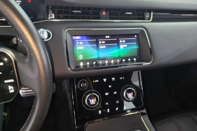 Used Land Rover Range Evoque 2020 249 PS R-DYNAMIC S Sport Edition Audio And AC Panel