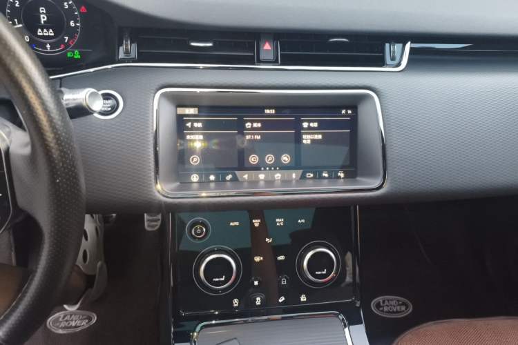 Used Land Rover Range Evoque 2020 249 PS R-DYNAMIC S Sport Edition Audio And AC Panel