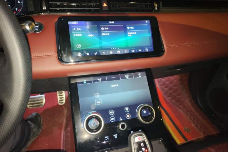 Used Land Rover Range Evoque 2020 249 PS R-DYNAMIC SE Sport Technology Edition Audio And AC Panel