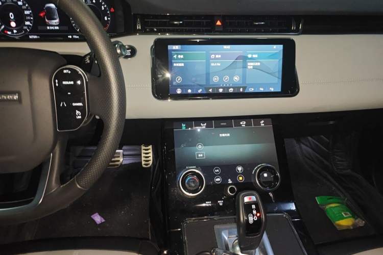 Used Land Rover Range Evoque 2020 249 PS R-DYNAMIC S Blackened Sport Technology Edition Audio And AC Panel