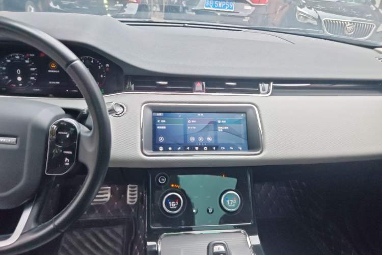 Used Land Rover Range Evoque 2020 249 PS Youth Edition Audio And AC Panel