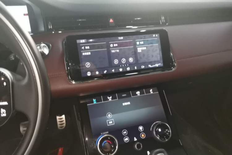 Used Land Rover Range Evoque 2020 249 PS R-DYNAMIC S Blackened Sport Technology Edition Audio And AC Panel