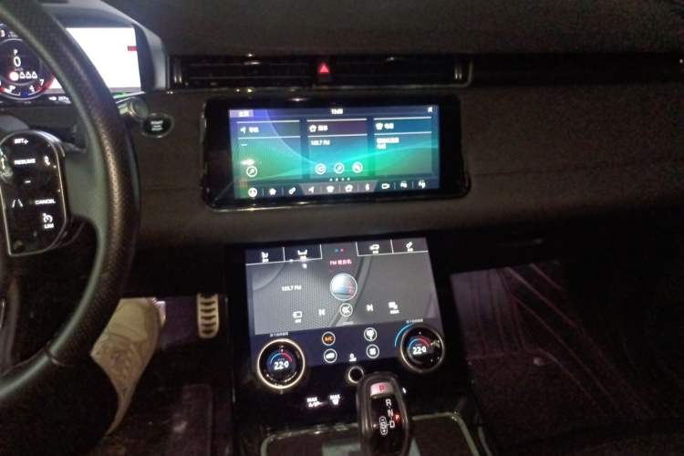 Used Land Rover Range Evoque 2020 249 PS R-DYNAMIC SE Sport Technology Edition Audio And AC Panel