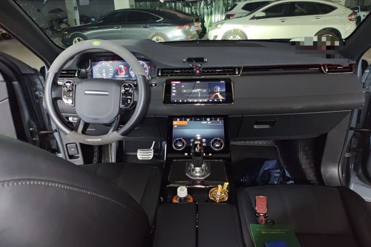 Used Land Rover Range Evoque 2020 249 PS R-DYNAMIC SE Sport Technology Edition Center Console