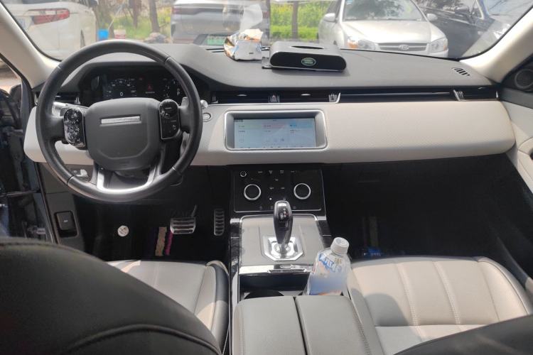Used Land Rover Range Evoque 2020 249 PS R-DYNAMIC S Sport Edition Center Console