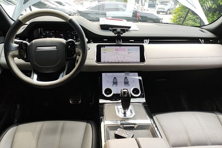 Used Land Rover Range Evoque 2020 249 PS R-DYNAMIC S Blackened Sport Technology Edition Center Console