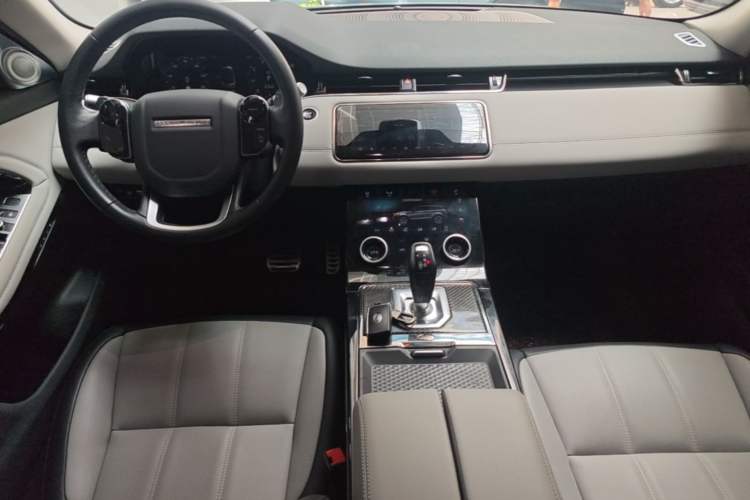 Used Land Rover Range Evoque 2020 249 PS R-DYNAMIC SE Sport Technology Edition Center Console