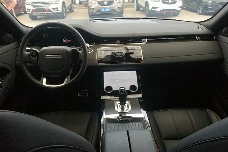 Used Land Rover Range Evoque 2020 249 PS R-DYNAMIC SE Sport Technology Edition Center Console