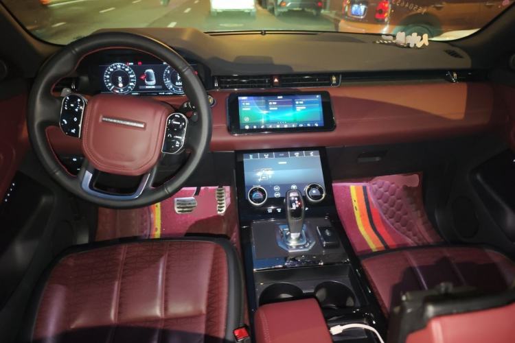 Used Land Rover Range Evoque 2020 249 PS R-DYNAMIC SE Sport Technology Edition Center Console