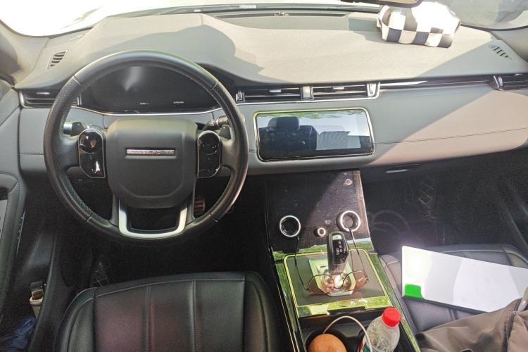 Used Land Rover Range Evoque 2020 249 PS R-DYNAMIC SE Sport Technology Edition Center Console