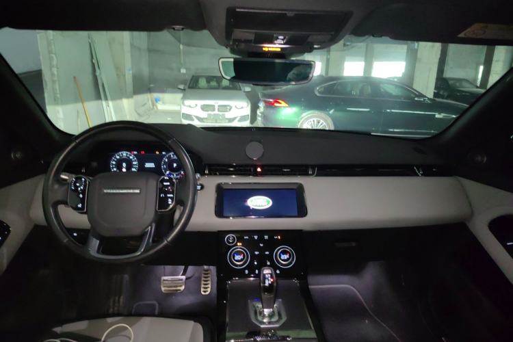 Used Land Rover Range Evoque 2020 249 PS R-DYNAMIC S Sport Edition Center Console