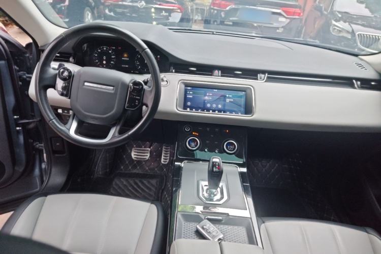 Used Land Rover Range Evoque 2020 249 PS Youth Edition Center Console
