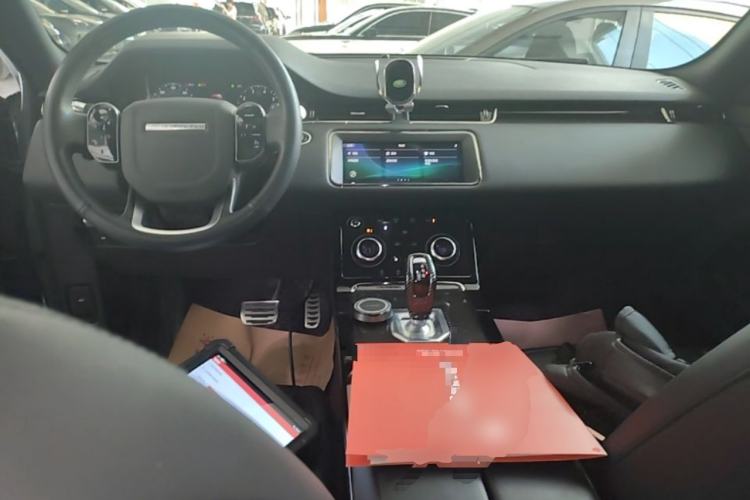 Used Land Rover Range Evoque 2020 249 PS R-DYNAMIC S Sport Edition Center Console