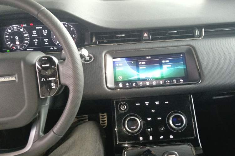 Used Land Rover Range Evoque 2020 249 PS R-DYNAMIC S Sport Edition Center Console