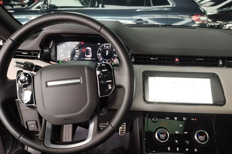 Used Land Rover Range Evoque 2020 249 PS R-DYNAMIC S Sport Edition Center Console