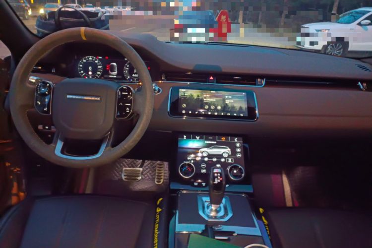 Used Land Rover Range Evoque 2020 249 PS R-DYNAMIC SE Sport Technology Edition Center Console