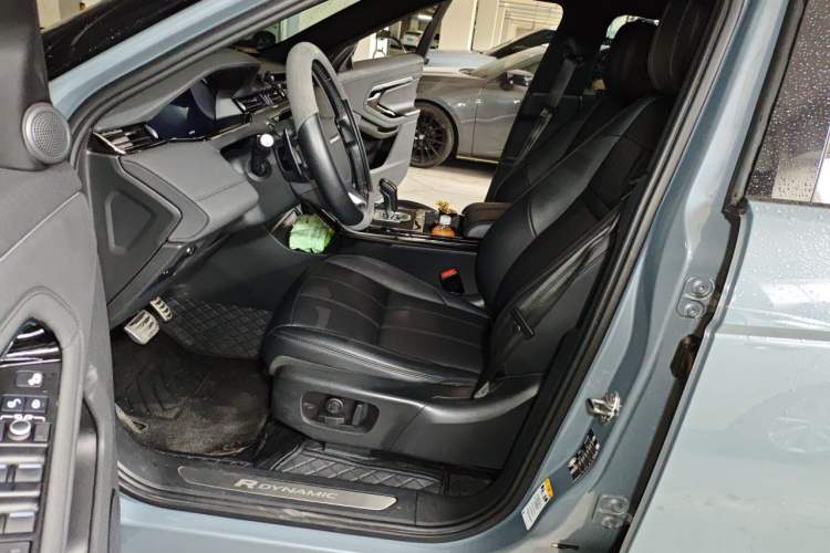 Used Land Rover Range Evoque 2020 249 PS R-DYNAMIC SE Sport Technology Edition Driver Seat