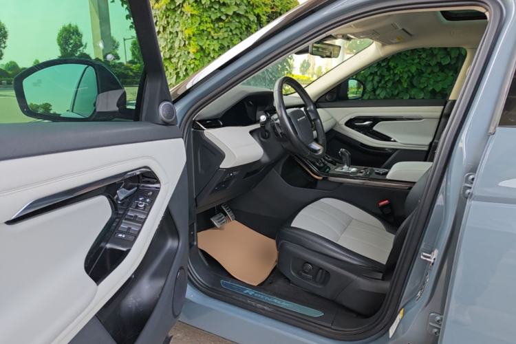 Used Land Rover Range Evoque 2020 249 PS R-DYNAMIC SE Sport Technology Edition Driver Seat