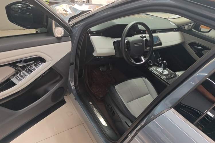 Used Land Rover Range Evoque 2020 249 PS R-DYNAMIC SE Sport Technology Edition Driver Seat
