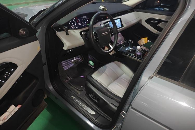Used Land Rover Range Evoque 2020 249 PS R-DYNAMIC S Blackened Sport Technology Edition Driver Seat