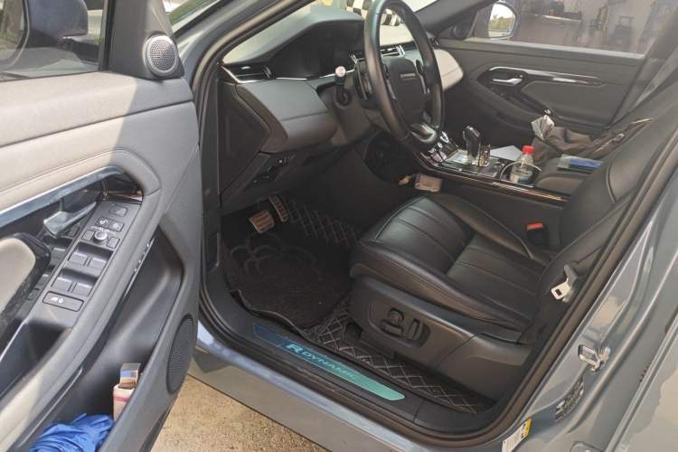Used Land Rover Range Evoque 2020 249 PS R-DYNAMIC SE Sport Technology Edition Driver Seat