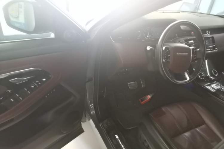 Used Land Rover Range Evoque 2020 249 PS R-DYNAMIC S Blackened Sport Technology Edition Driver Seat