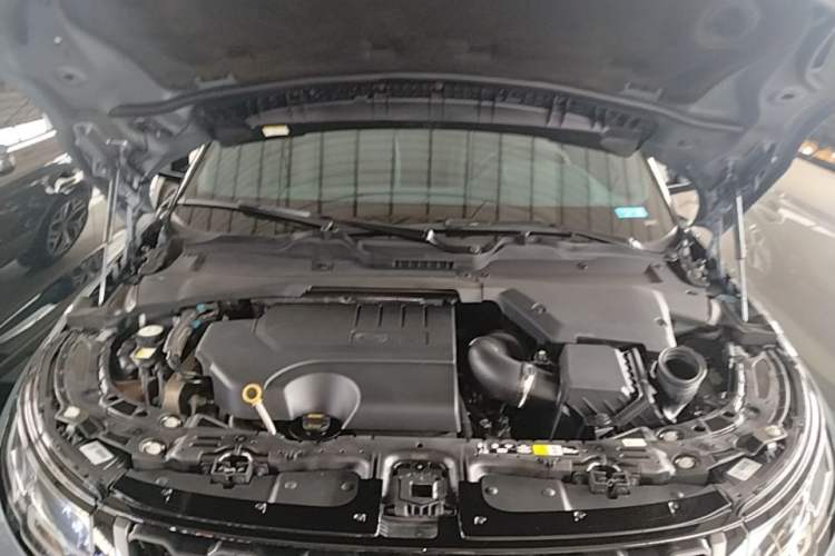 Used Land Rover Range Evoque 2020 249 PS R-DYNAMIC S Sport Edition Engine Bay