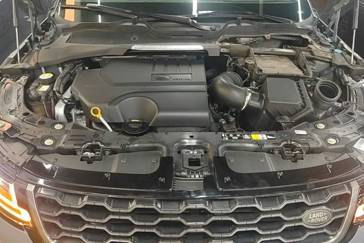 Used Land Rover Range Evoque 2020 249 PS R-DYNAMIC SE Sport Technology Edition Engine Bay