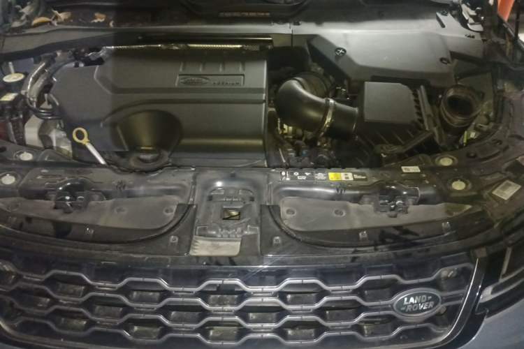 Used Land Rover Range Evoque 2020 249 PS R-DYNAMIC S Sport Edition Engine Bay