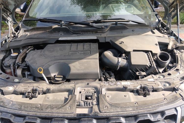 Used Land Rover Range Evoque 2020 249 PS R-DYNAMIC Sport Technology Custom Edition Engine Bay
