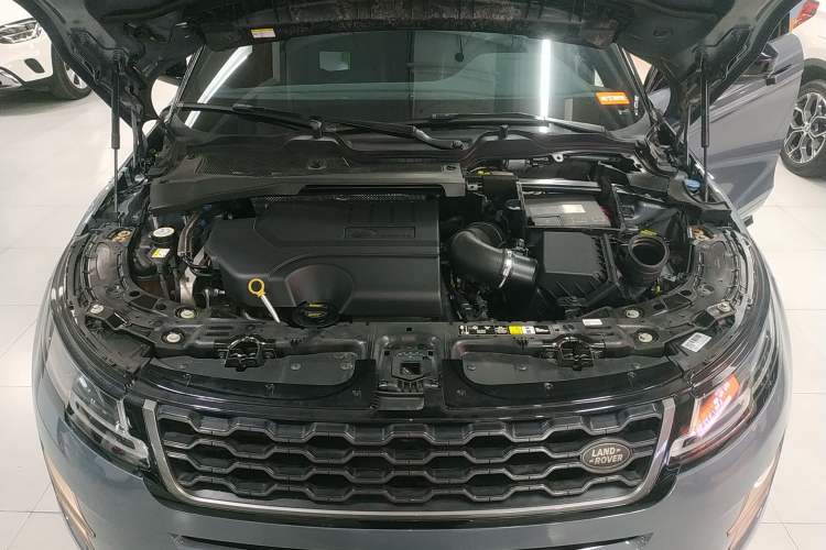 Used Land Rover Range Evoque 2020 249 PS R-DYNAMIC S Sport Edition Engine Bay