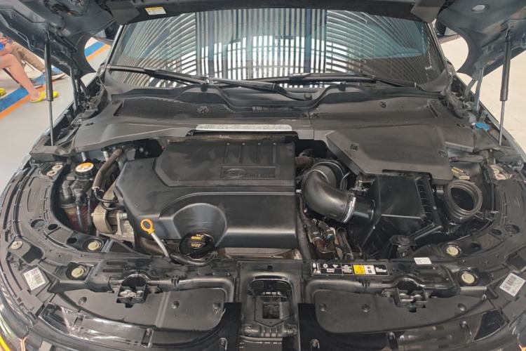 Used Land Rover Range Evoque 2020 249 PS R-DYNAMIC SE Sport Technology Edition Engine Bay