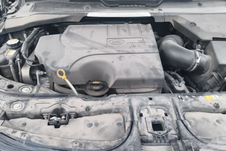 Used Land Rover Range Evoque 2020 249 PS R-DYNAMIC S Sport Edition Engine Bay