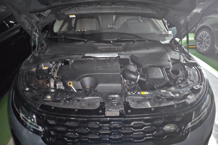 Used Land Rover Range Evoque 2020 249 PS R-DYNAMIC S First-Edition Sport Custom Edition Engine Bay