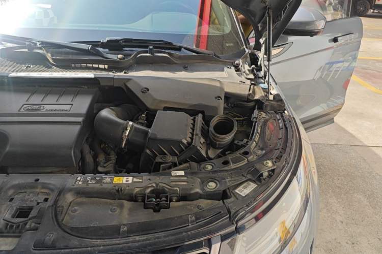 Used Land Rover Range Evoque 2020 249 PS R-DYNAMIC SE Sport Technology Edition Engine Bay Left
