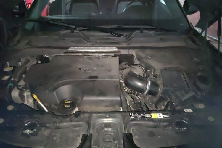Used Land Rover Range Evoque 2020 249 PS R-DYNAMIC S Sport Edition Engine Bay