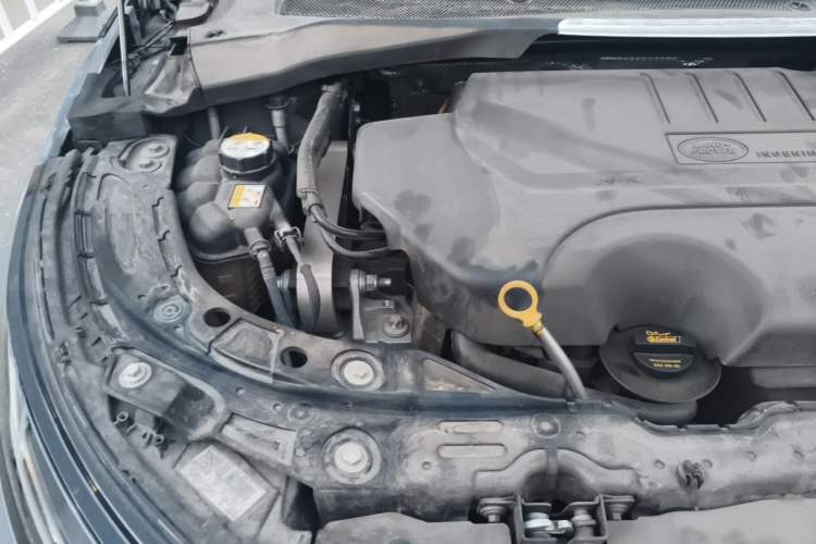 Used Land Rover Range Evoque 2020 249 PS R-DYNAMIC S Sport Edition Engine Bay Right