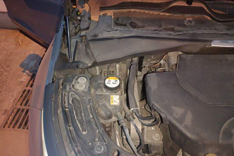 Used Land Rover Range Evoque 2020 249 PS R-DYNAMIC SE Sport Technology Edition Engine Bay Right